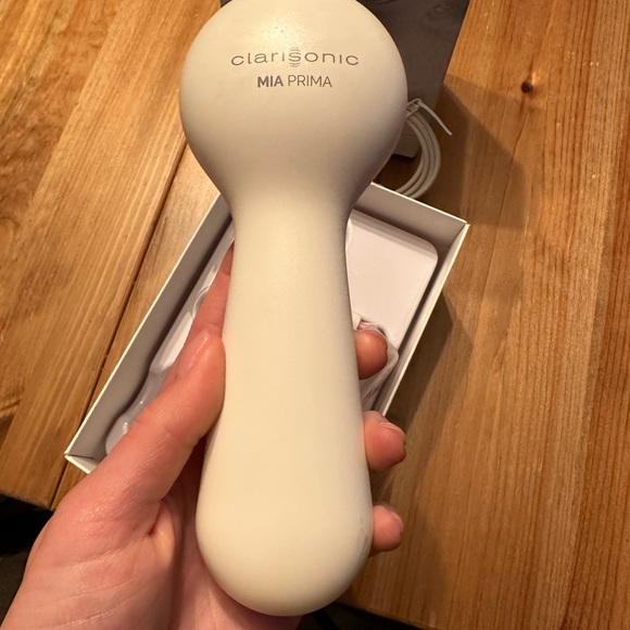 Clarisonic | MIA PRIMA Sonic Cleansing Face Brush - Picture 4 of 5